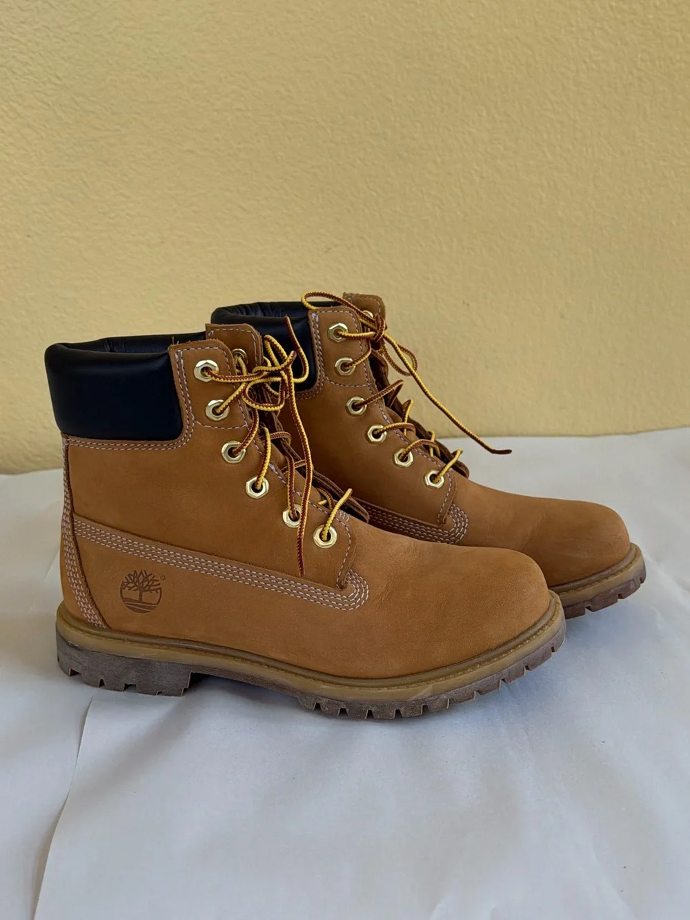 Timberland 6-Inch Premium Waterproof PrimaLoft Wheat Nubuck Boots Size 7 EUC!